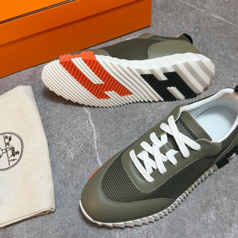 Bouncing sneaker