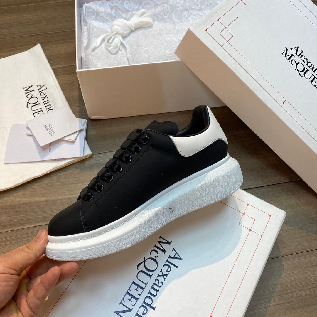 AMQ Oversized Black White