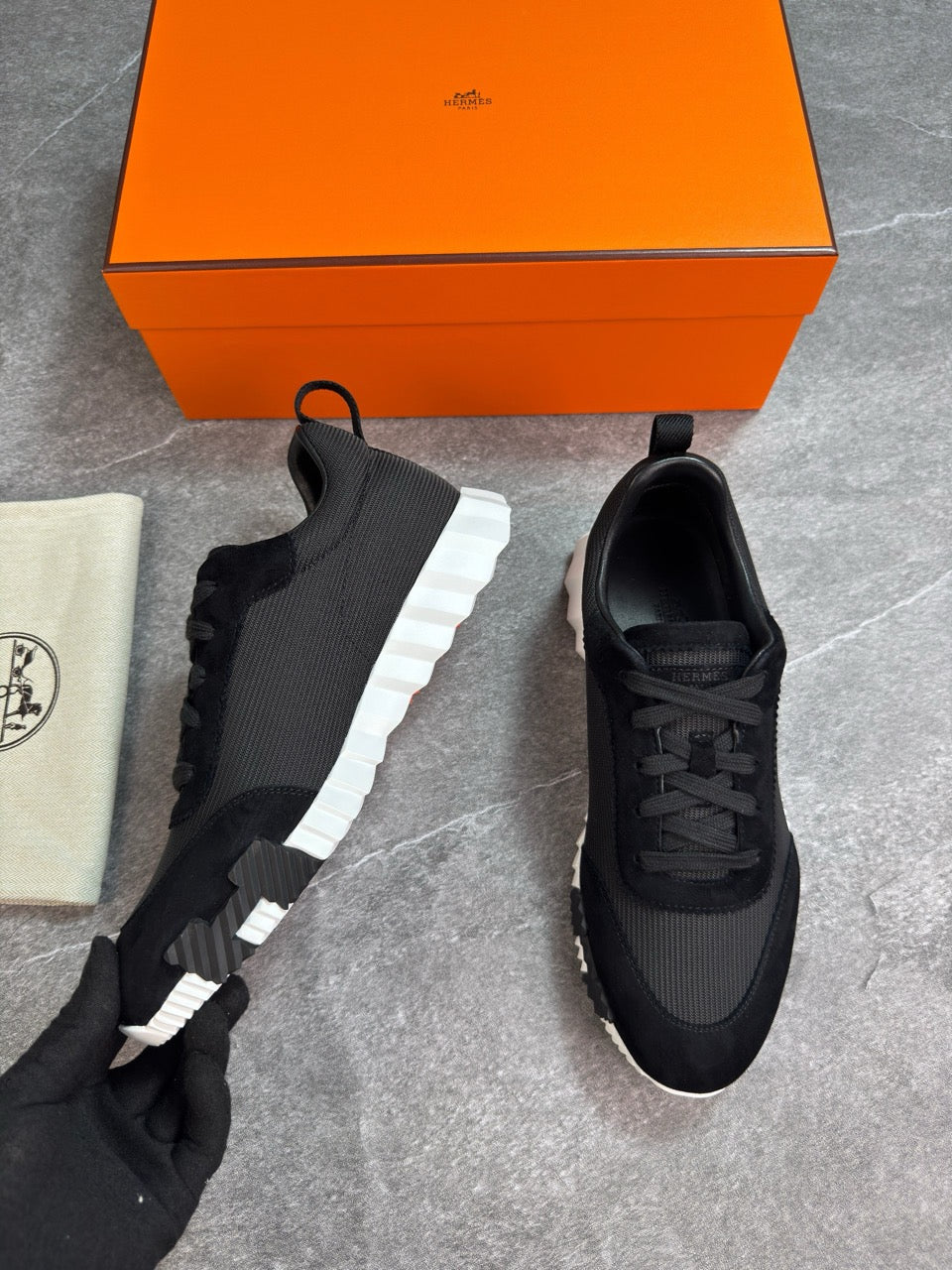 Bouncing sneaker