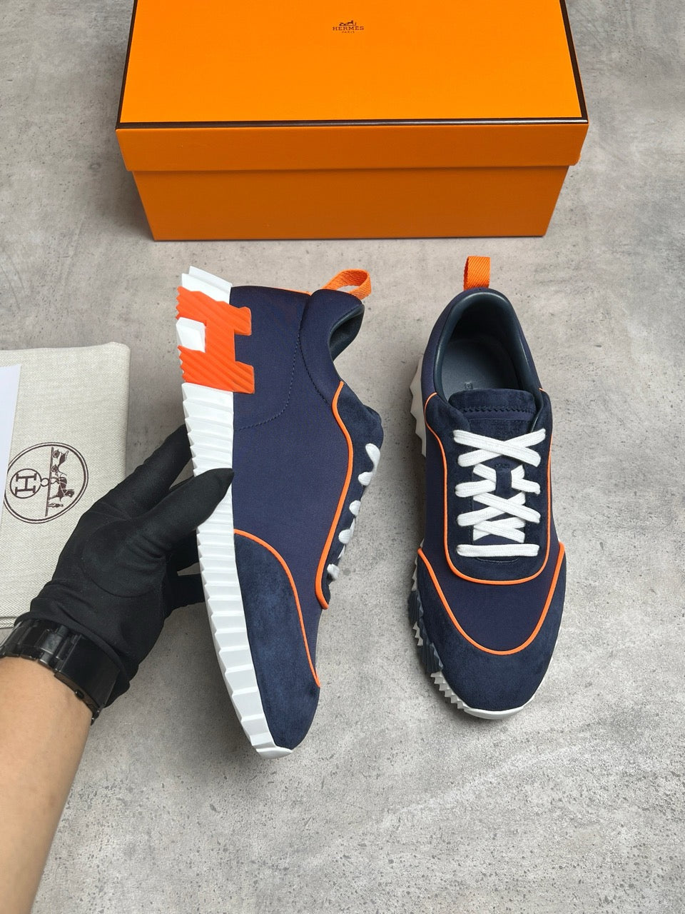 Bouncing sneaker