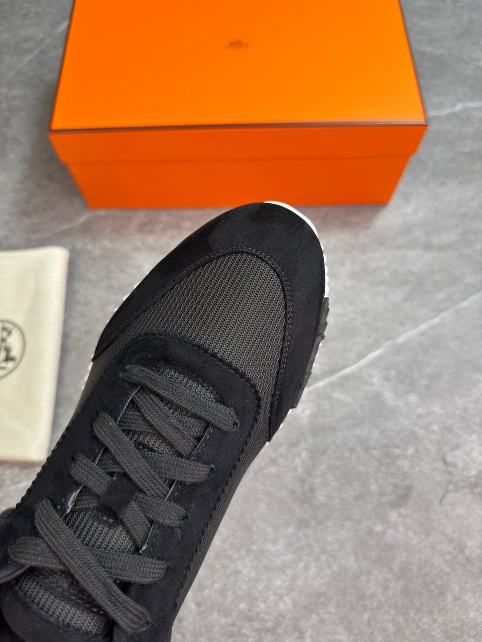 Bouncing sneaker