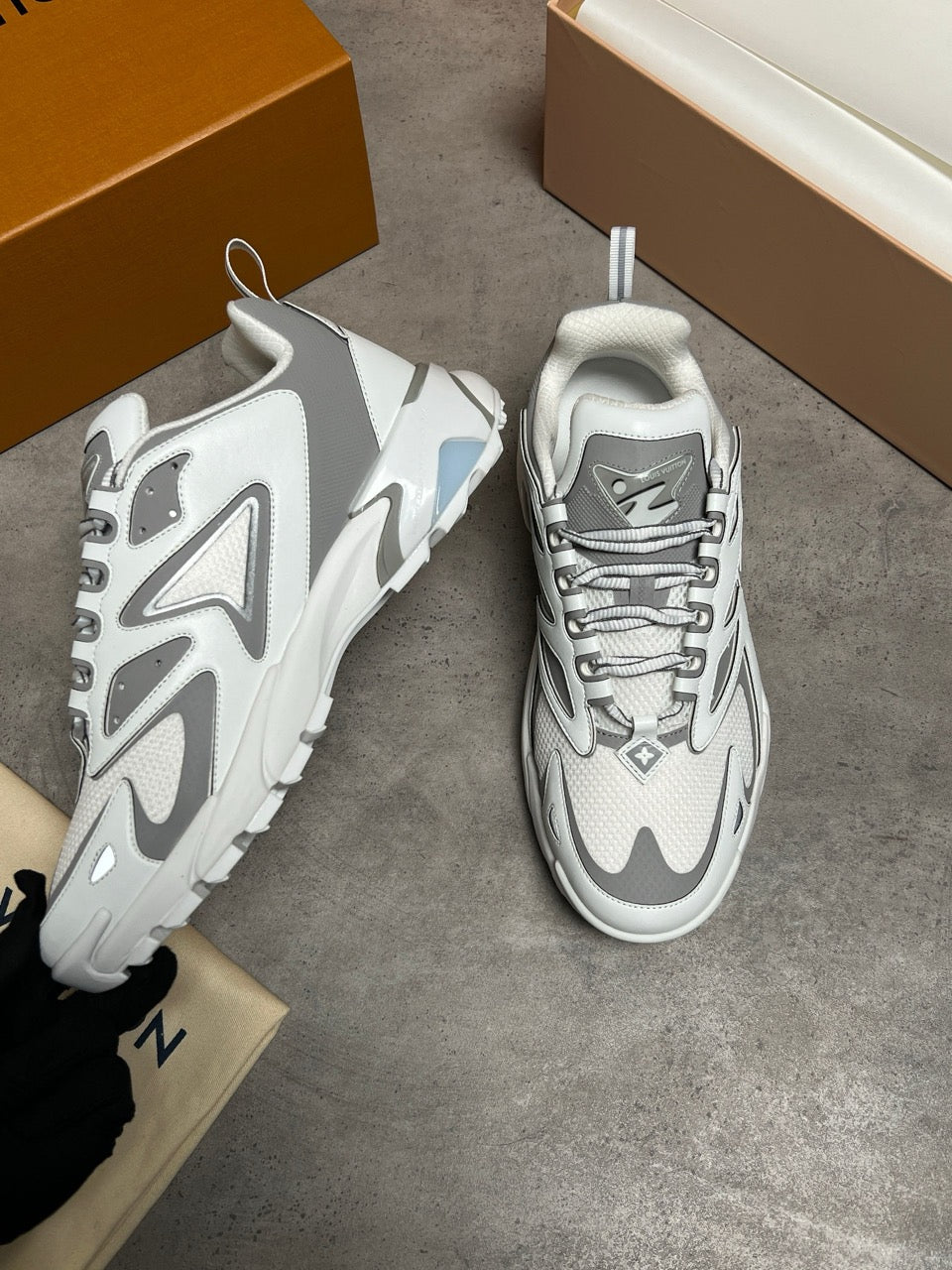 LV Tatic runners