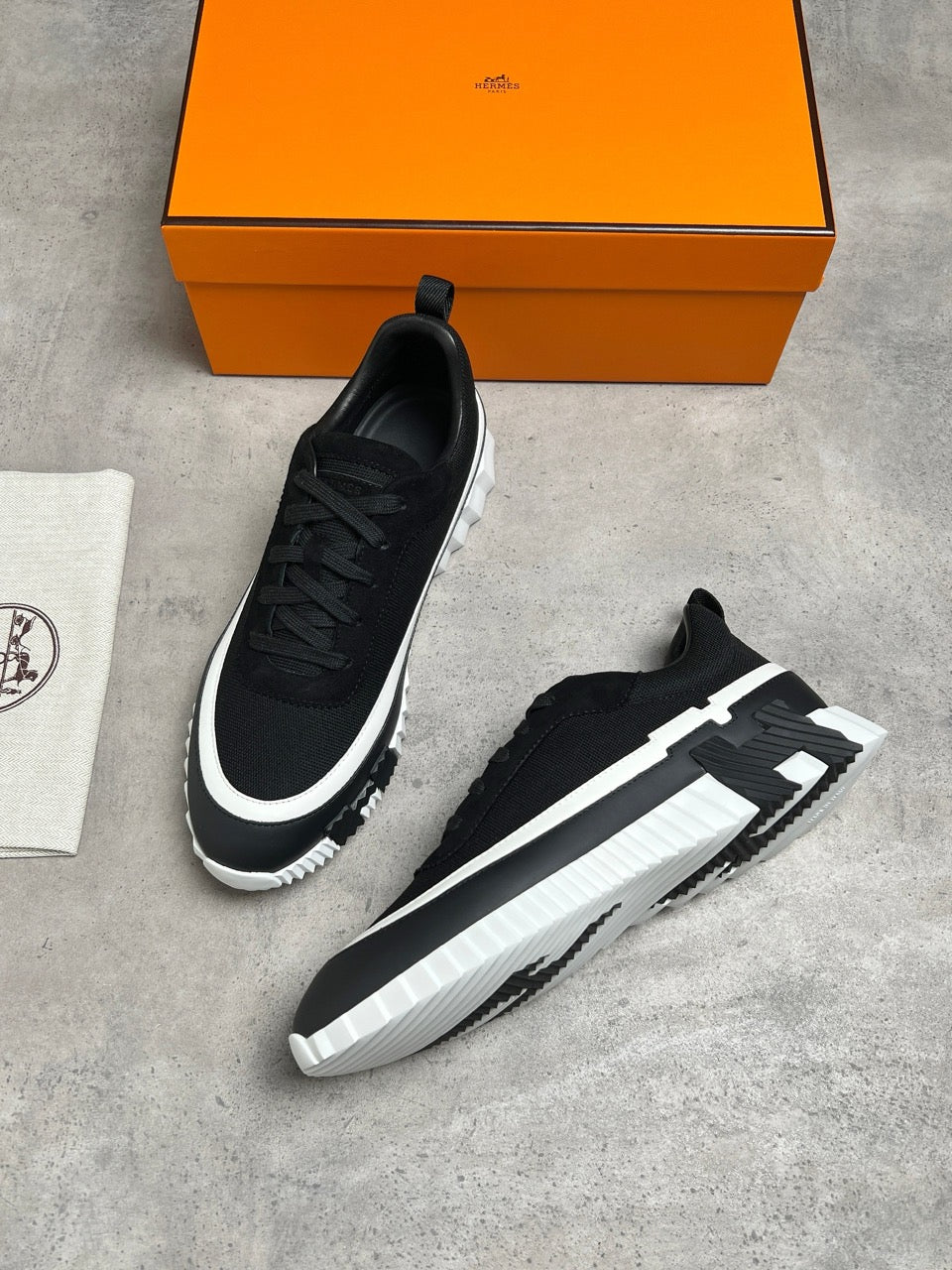 Hyper sneaker