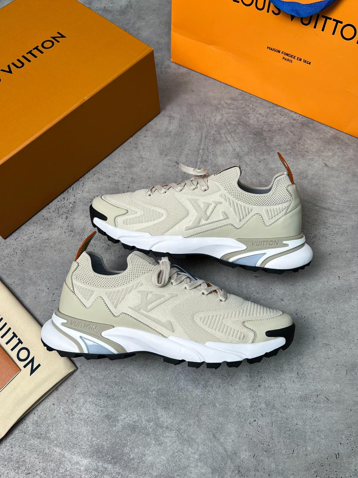 LV Tatic runners