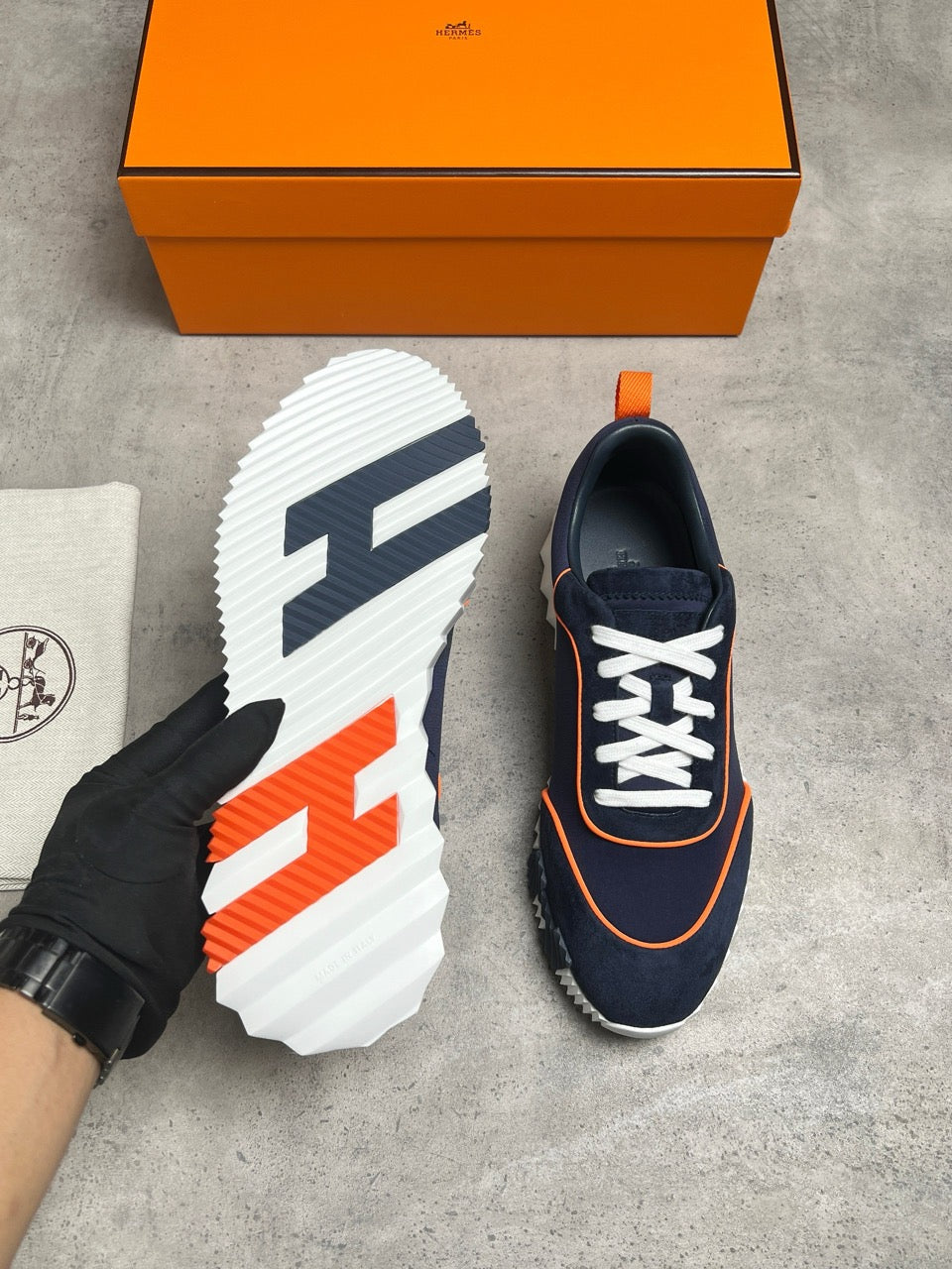 Bouncing sneaker