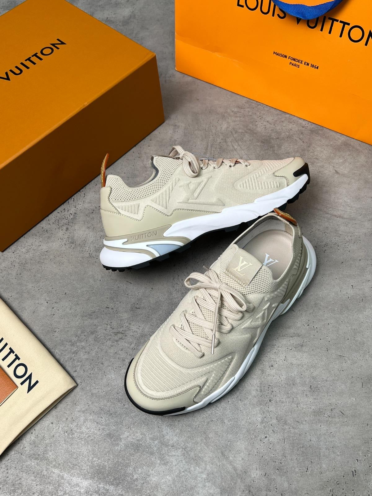 LV Tatic runners
