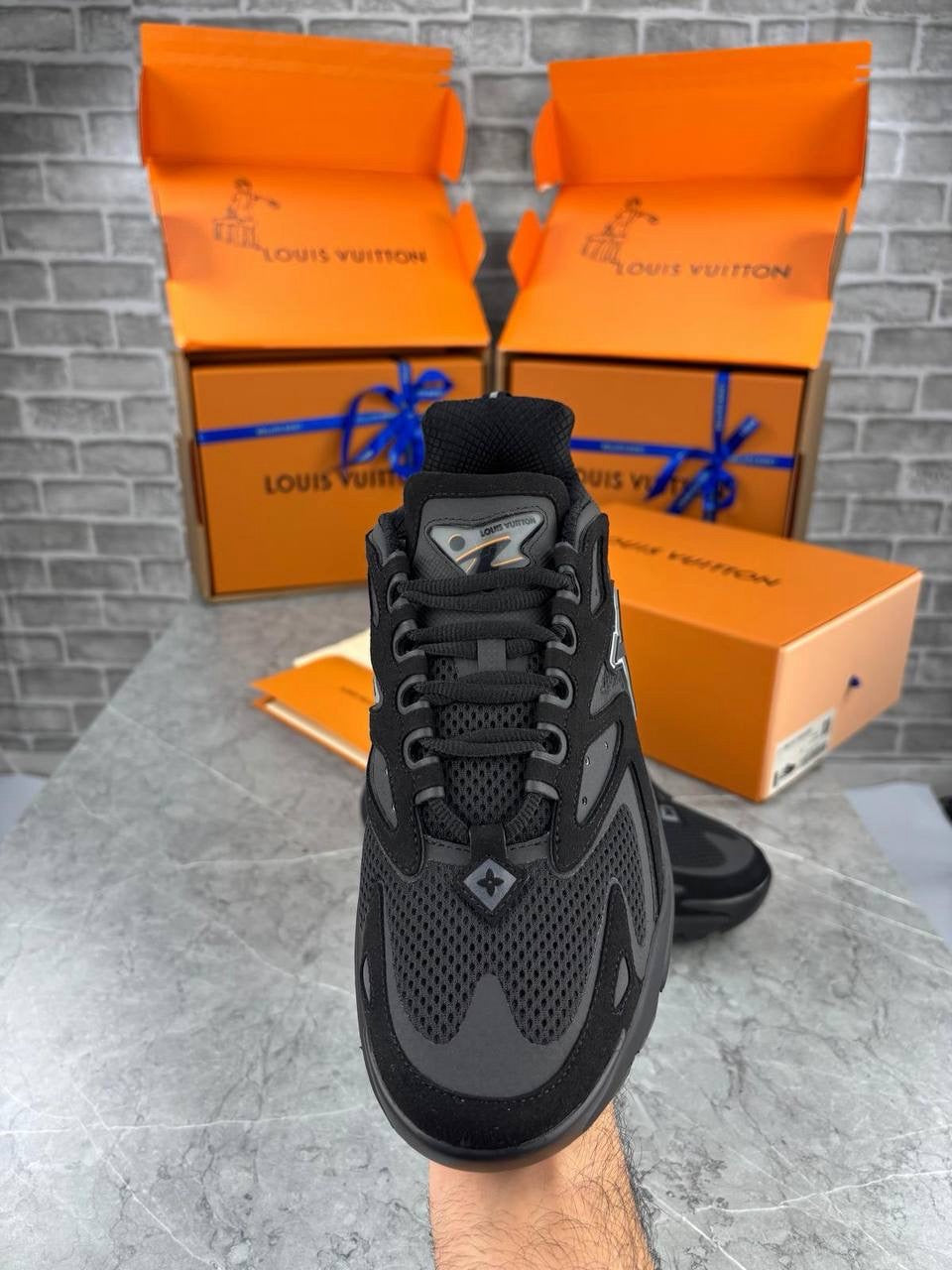 LV Tatic runners