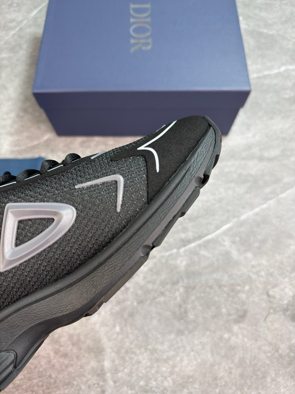 B30 tech black