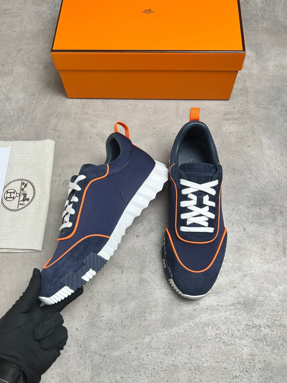 Bouncing sneaker