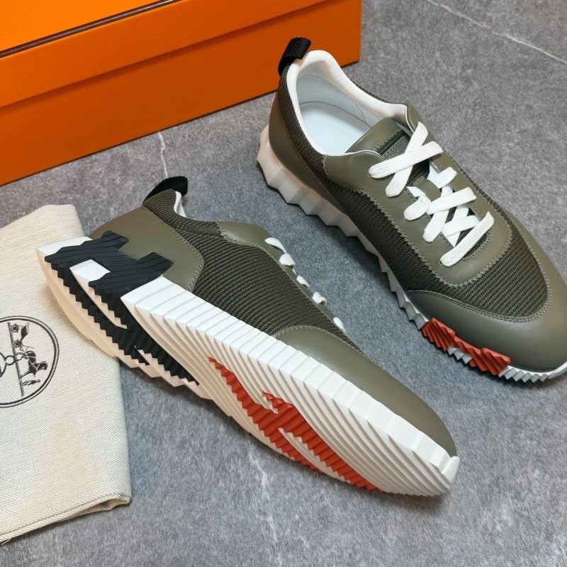 Bouncing sneaker