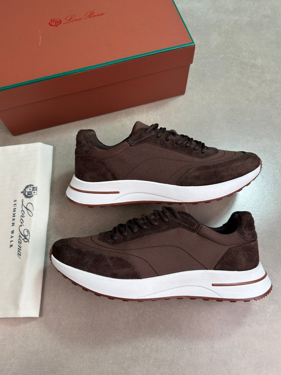 Loro all brown