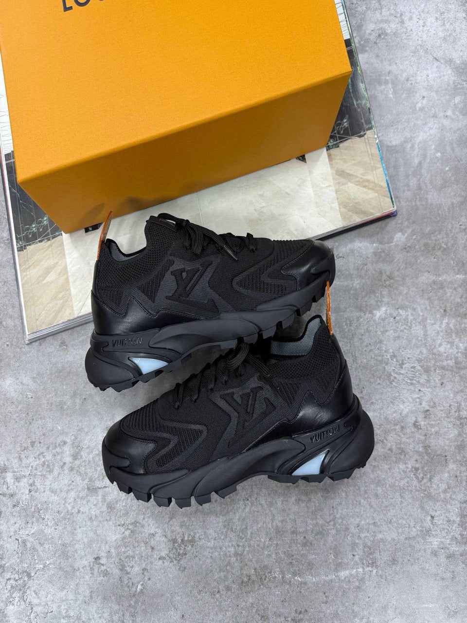 LV Tatic runners