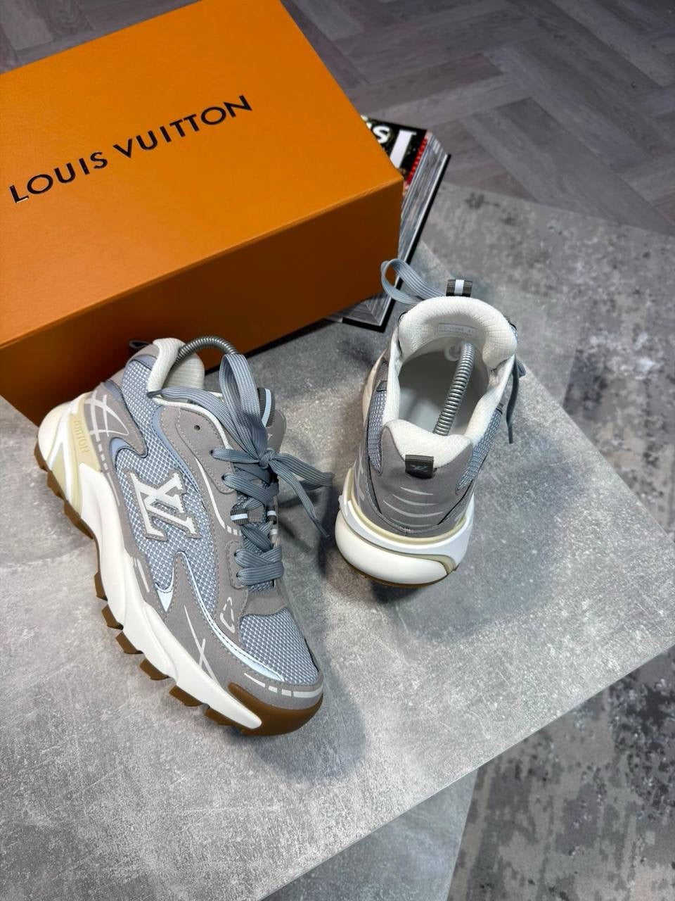 Lv Tatics Grey