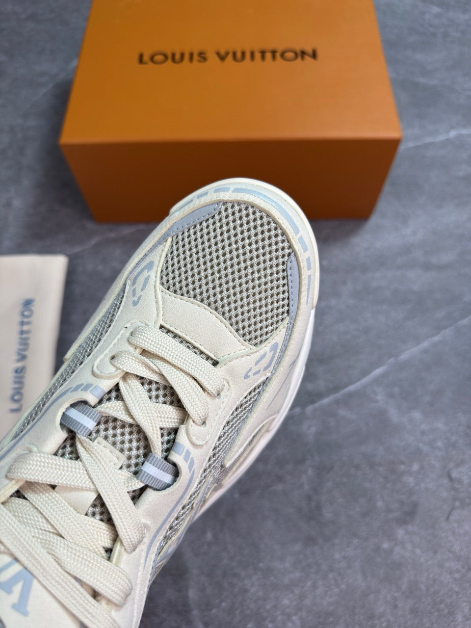 Lv Tatics Beige