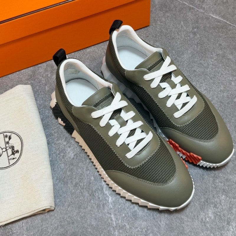 Bouncing sneaker