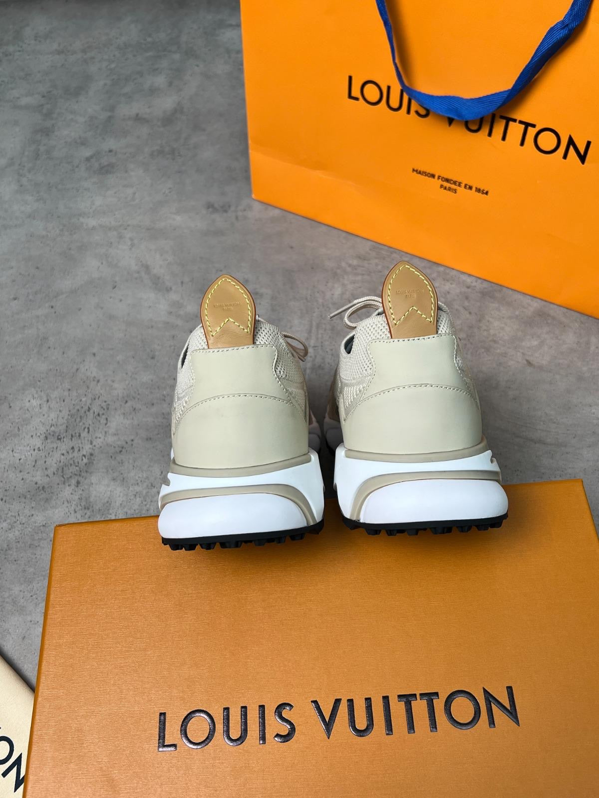 LV Tatic runners