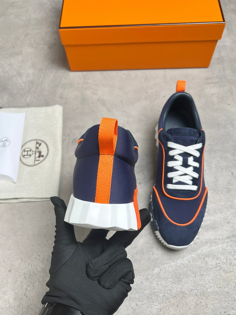 Bouncing sneaker
