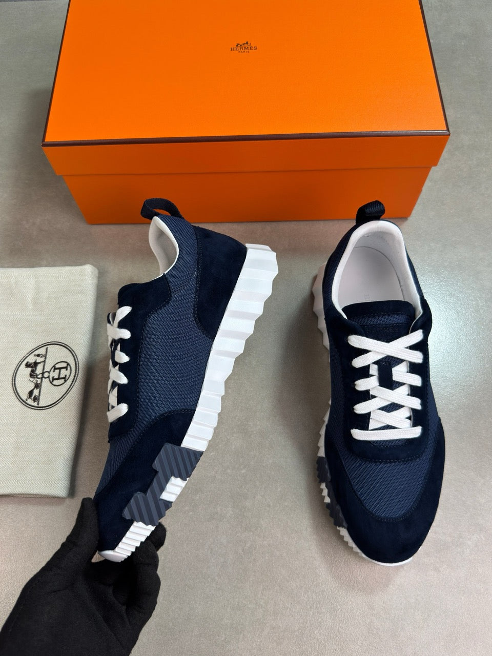 Bouncing sneaker