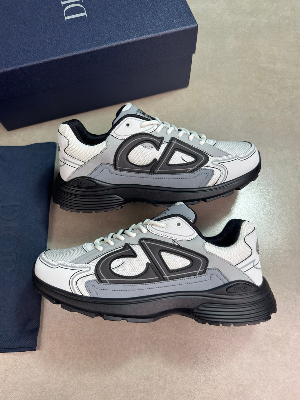 B30 grey & white