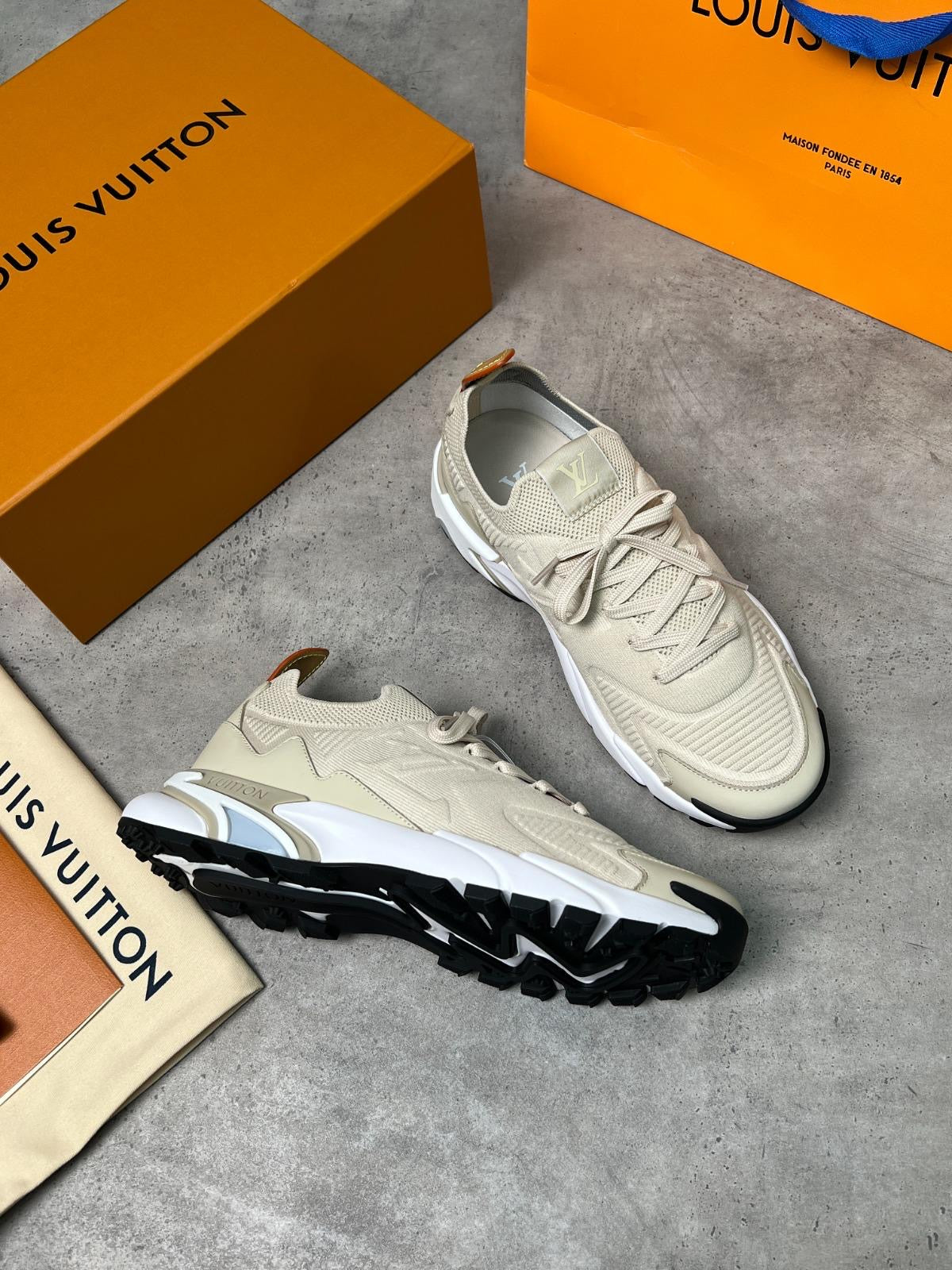 LV Tatic runners
