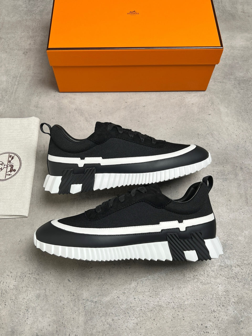 Hyper sneaker