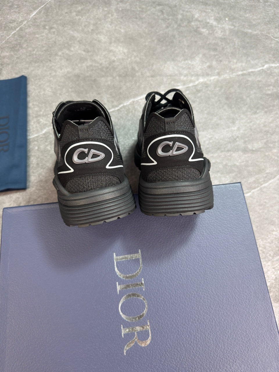 B30 tech black