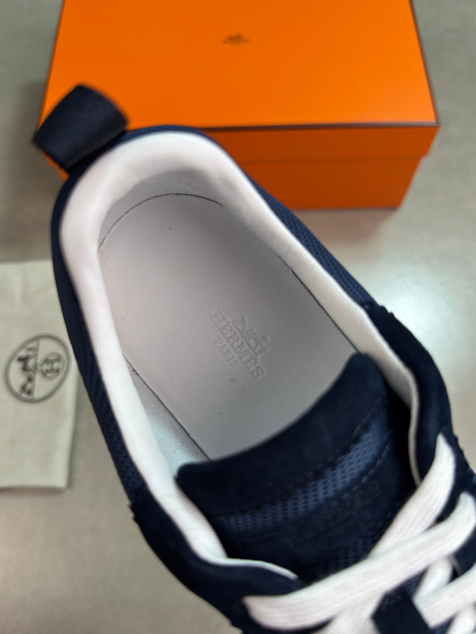Bouncing sneaker