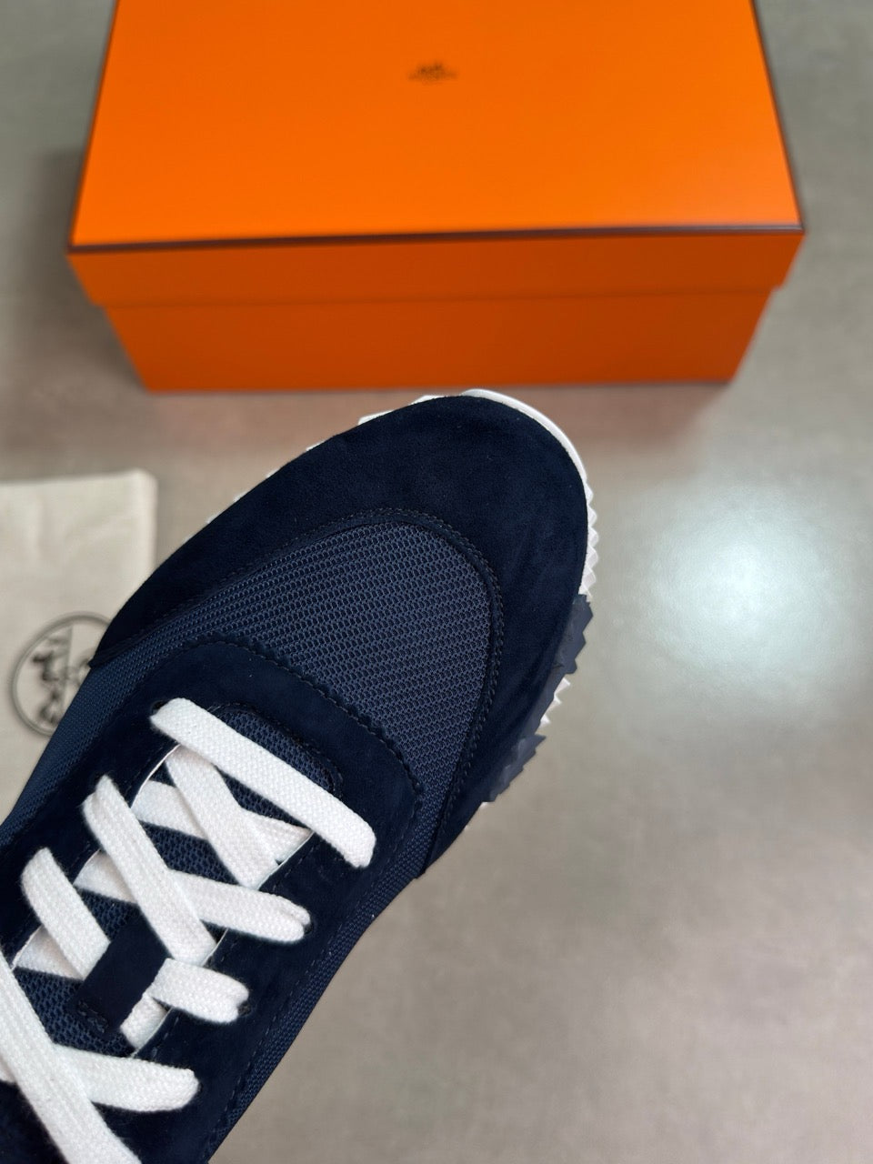 Bouncing sneaker