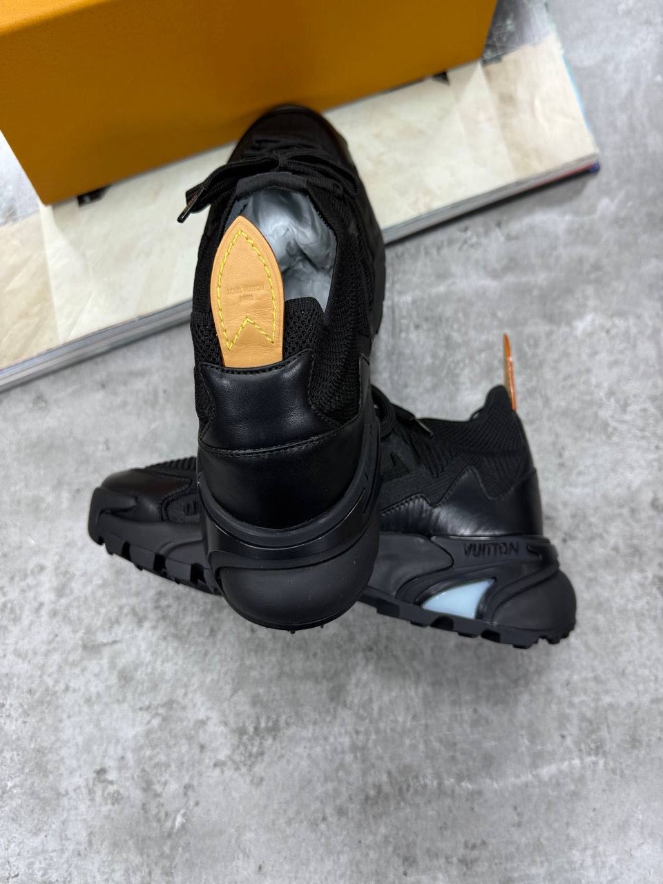 LV Tatic runners
