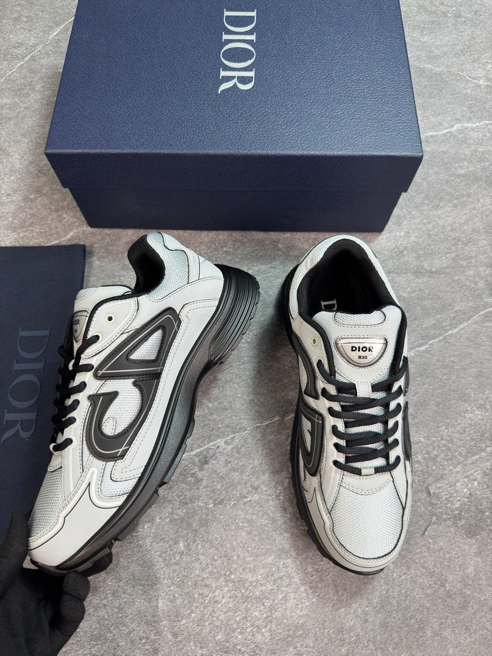 B30 grey & black