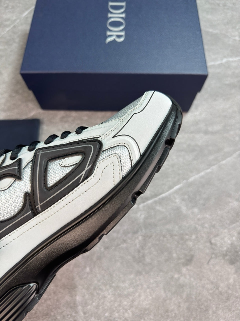 B30 grey & black