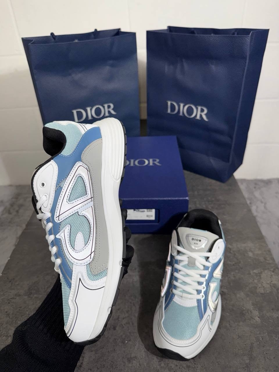 B30 light blue & white