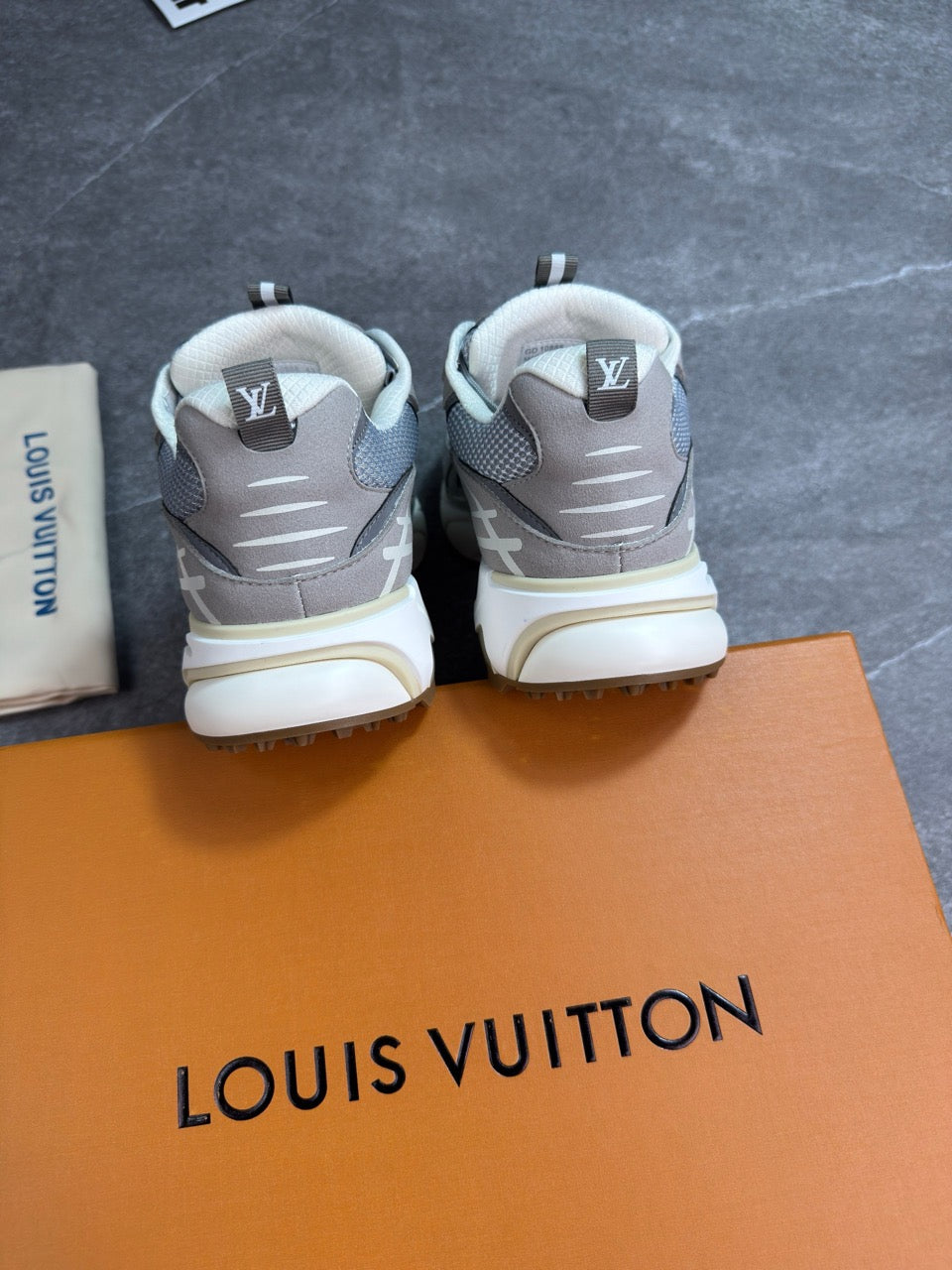 Lv Tatics Grey