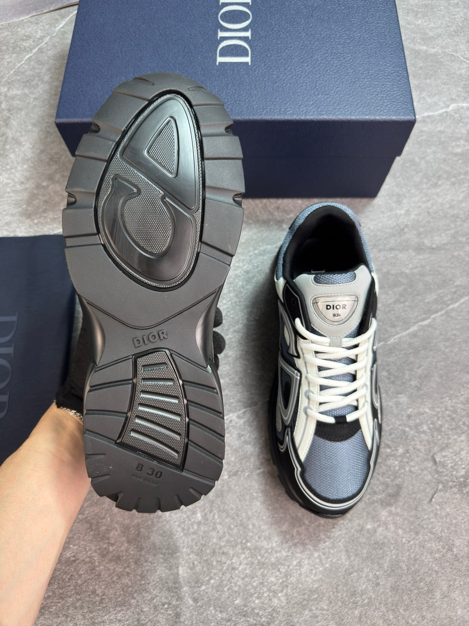 B30 grey / white / black