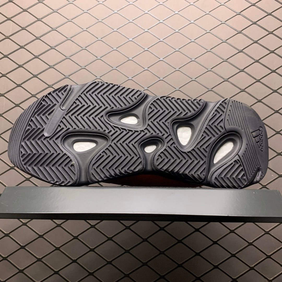 Boost 700 MNVN Orange