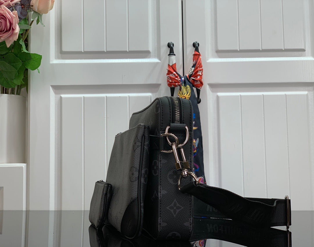 Trio Messenger Monogram