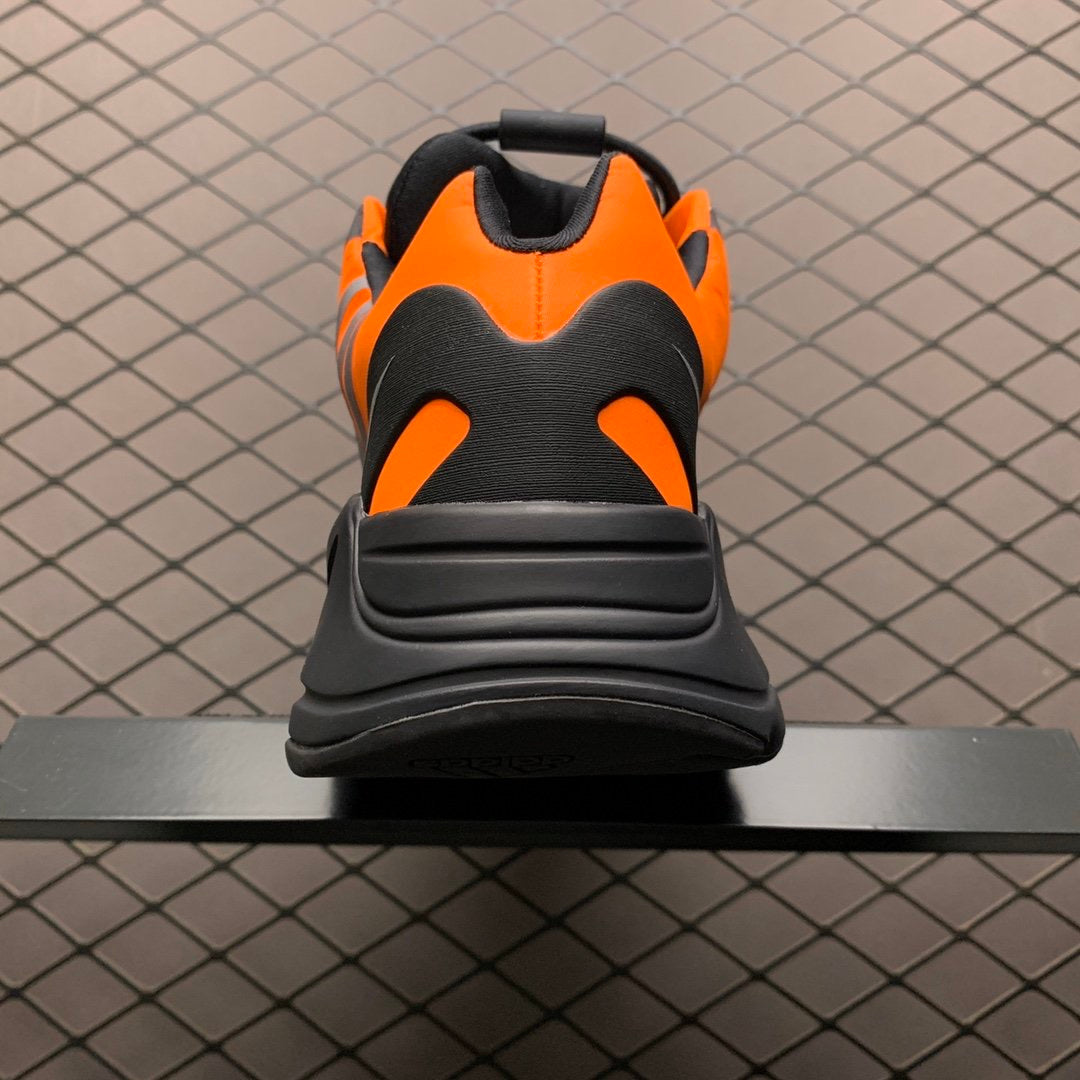 Boost 700 MNVN Orange