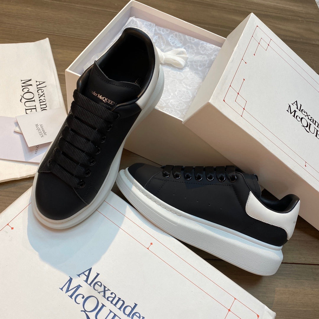 AMQ Oversized Black White