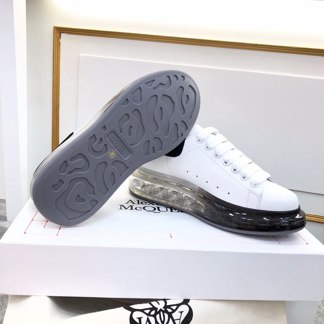 AMQ Oversized White Black bubble