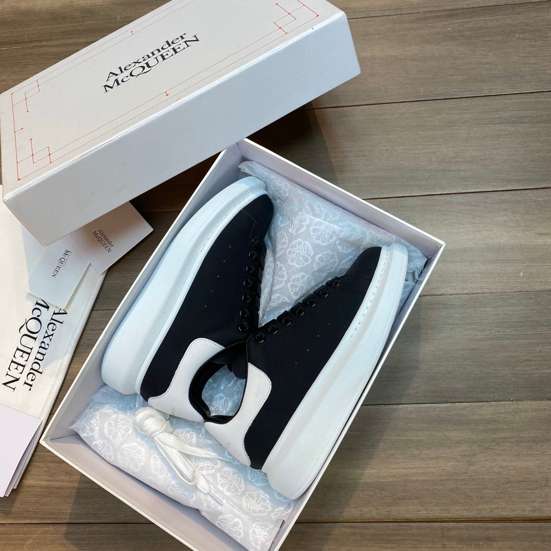 AMQ Oversized Black White